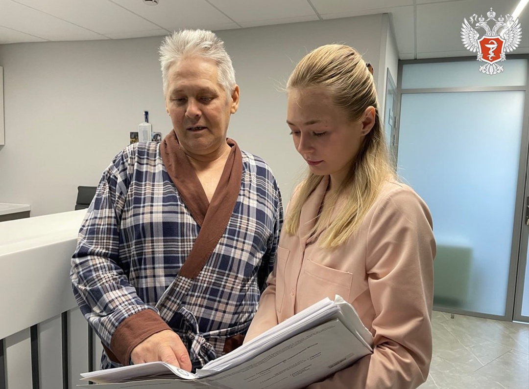 Врачи Федерального центра Минздрава России провели операцию пациенту с дважды пересаженным сердцем