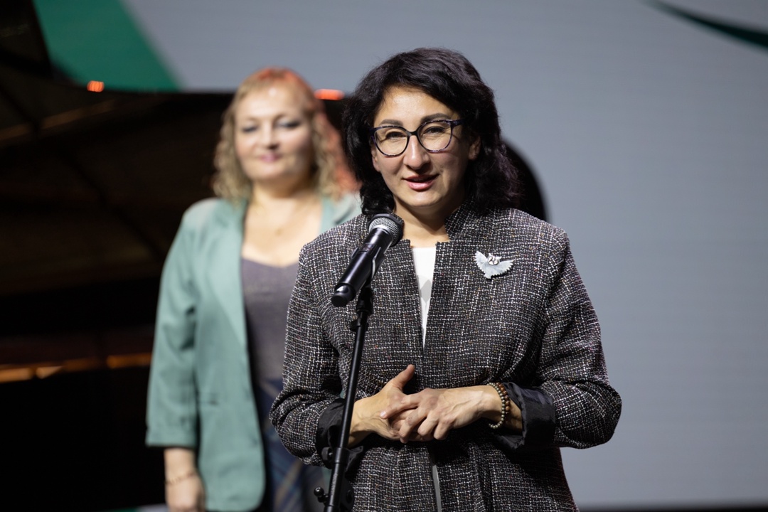 Татнефть зажигает новые звёзды В лагере «Солнечный» прошла осенняя смена Творческой школы «Каракуз» — совместного проекта «Татнефти» и Благотворительного…