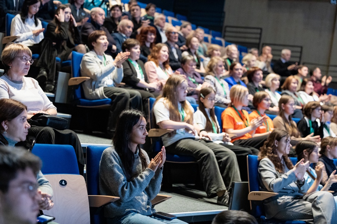 Татнефть зажигает новые звёзды В лагере «Солнечный» прошла осенняя смена Творческой школы «Каракуз» — совместного проекта «Татнефти» и Благотворительного…