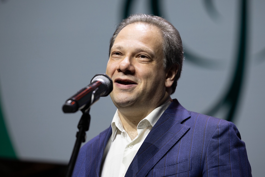 Татнефть зажигает новые звёзды В лагере «Солнечный» прошла осенняя смена Творческой школы «Каракуз» — совместного проекта «Татнефти» и Благотворительного…