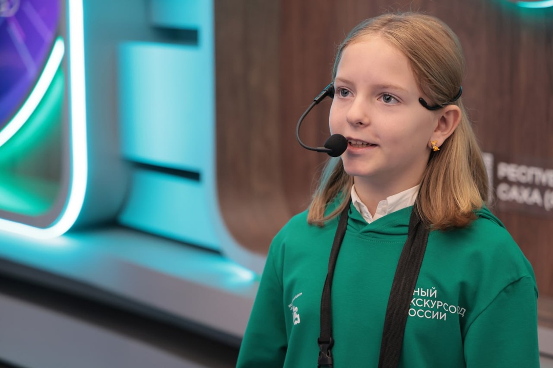 Глава Минвостокразвития Алексей Чекунков посетил экспозицию «Дней регионов Дальнего Востока в Москве» в Национальном центре «Россия».