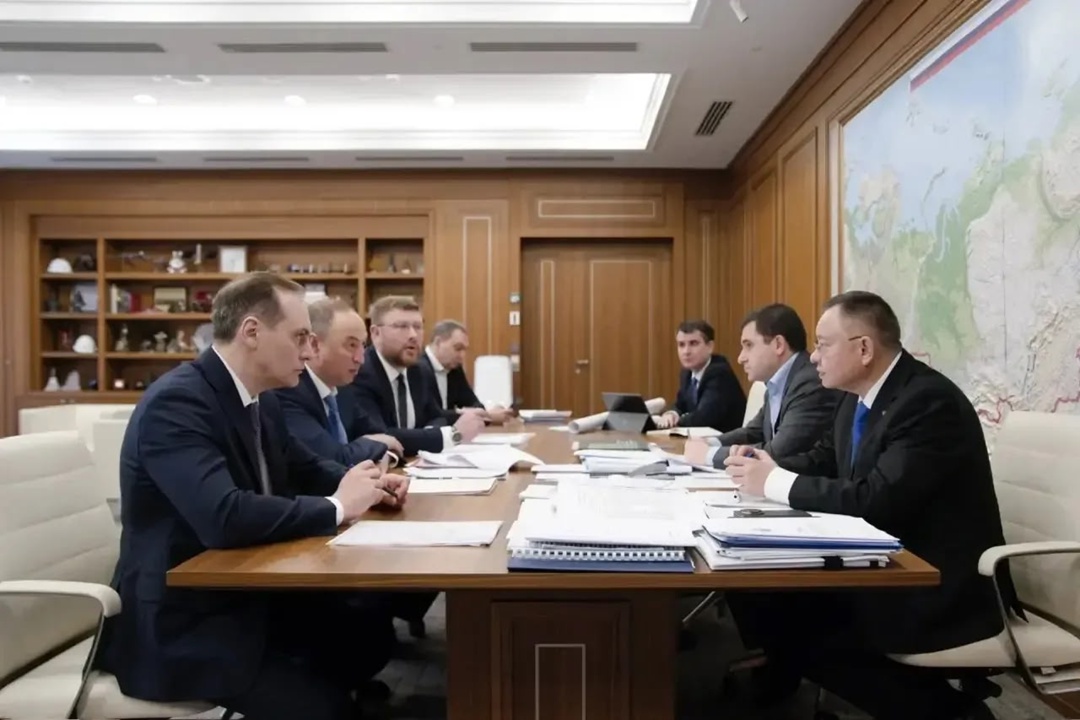 Глава Минстроя России Ирек Файзуллин провел рабочую встречу с Главой Республики Мордовия Артемом Здуновым