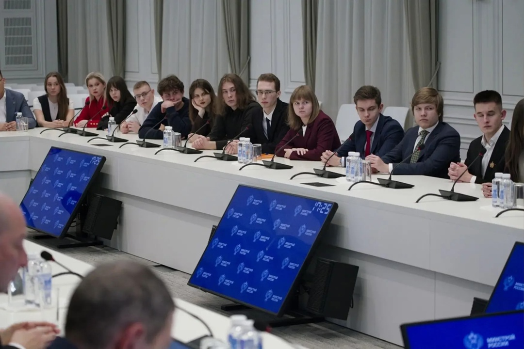 В Минстрое России прошла первая встреча серии мероприятий Молодёжного совета федерального партийного проекта «Школа ЖКХ» партии «Единая Россия»