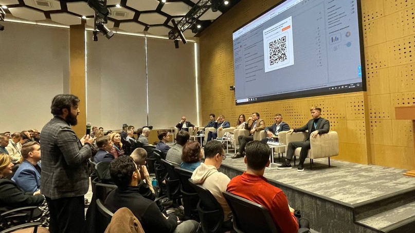 На конференции «Наука для государственного управления в России» обсудили тренды и перспективы внедрения ИИ-технологий