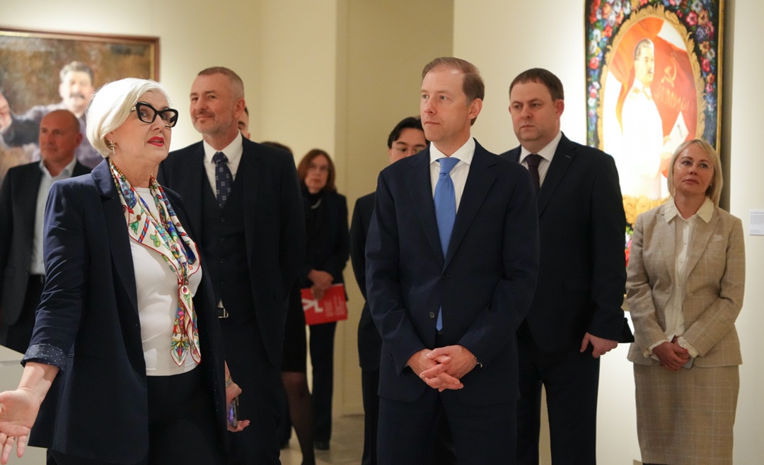 Денис Мантуров возглавил попечительский совет Всероссийского музея декоративного искусства.