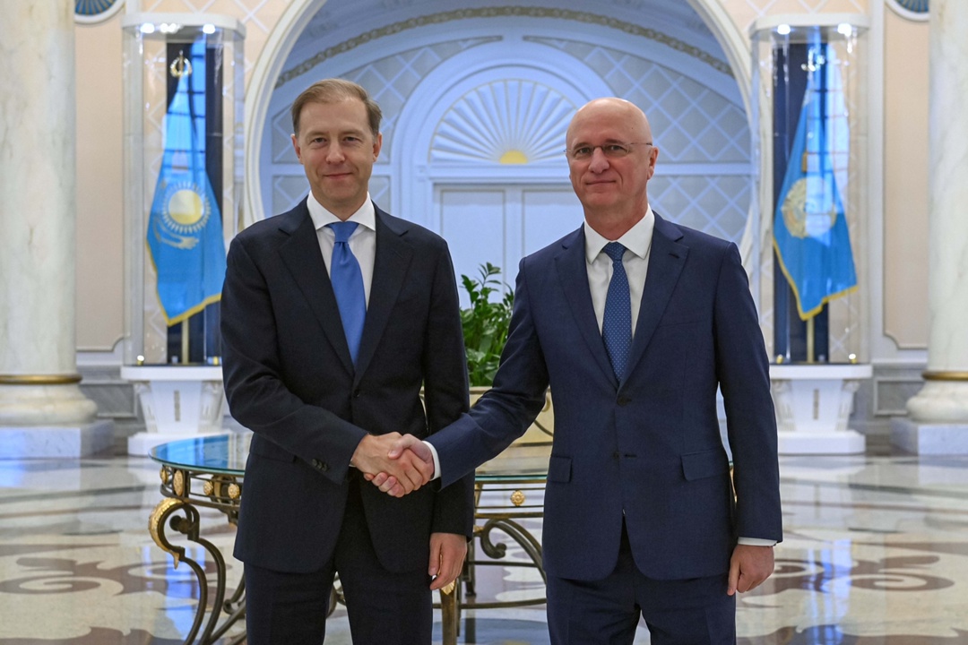 Денис Мантуров провел встречу с первым вице-премьером Казахстана Романом Скляром.
