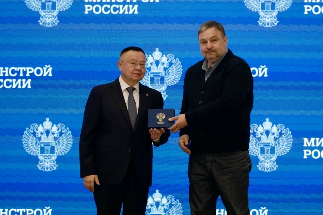 В Минстрое России прошло еженедельное оперативное совещание под председательством Министра строительства и ЖКХ РФ Ирека Файзуллина