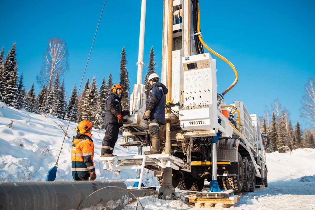 С юбилеем! Южно-Кузбасское геологоразведочное управление (ЮжКузбассГРУ) отметило 20-летие.