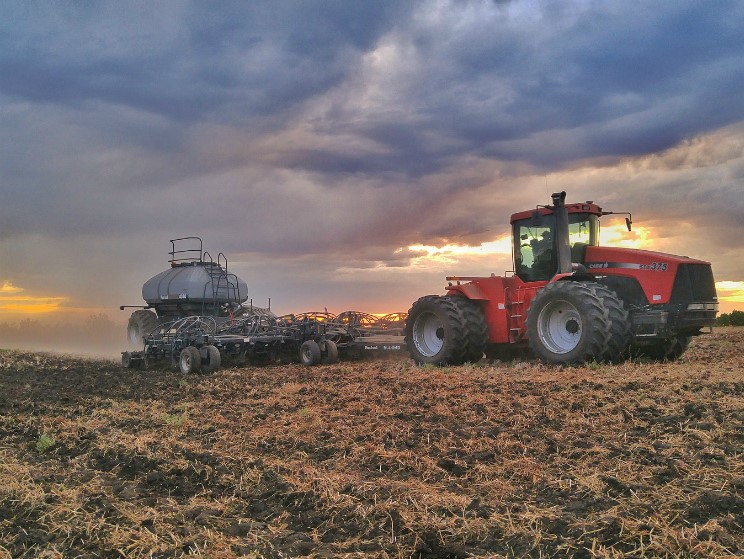 По итогам прошлого года Россия с запасом обеспечила себя зерном, мясом, рыбой, растительным маслом и сахаром, а также приближается к целевым значениям Доктрины…