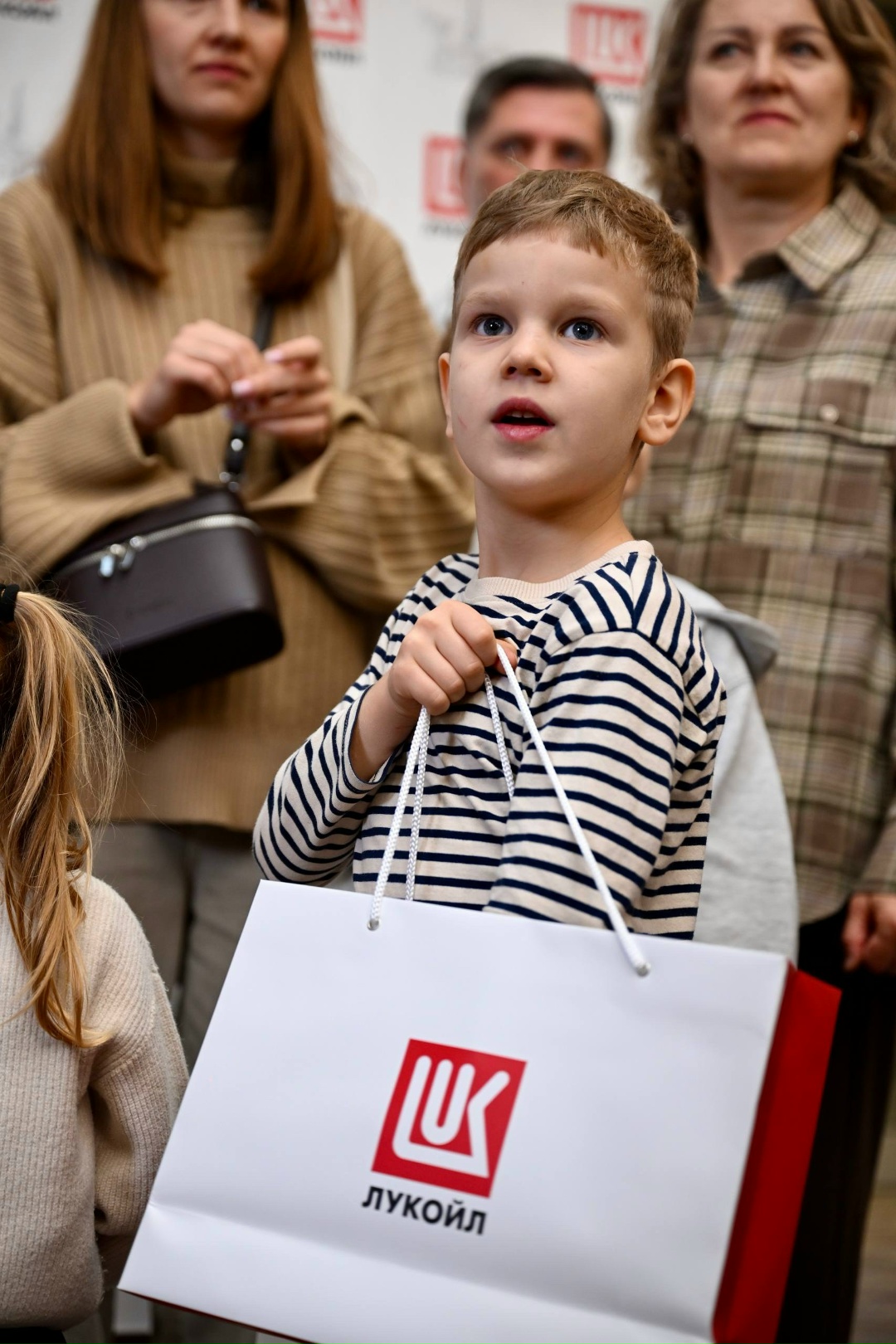 Расширяем географию помощи Ленинградская область стала 11-м регионом, в котором Благотворительный фонд «ЛУКОЙЛ» реализует программу поддержки людей с…