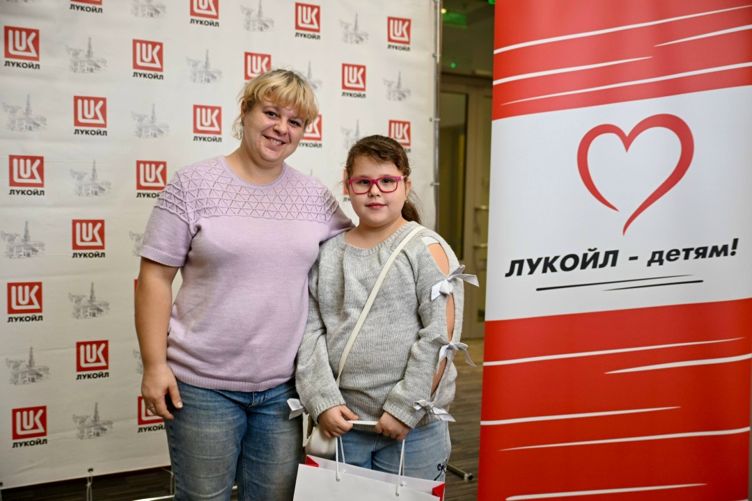 Расширяем географию помощи Ленинградская область стала 11-м регионом, в котором Благотворительный фонд «ЛУКОЙЛ» реализует программу поддержки людей с…