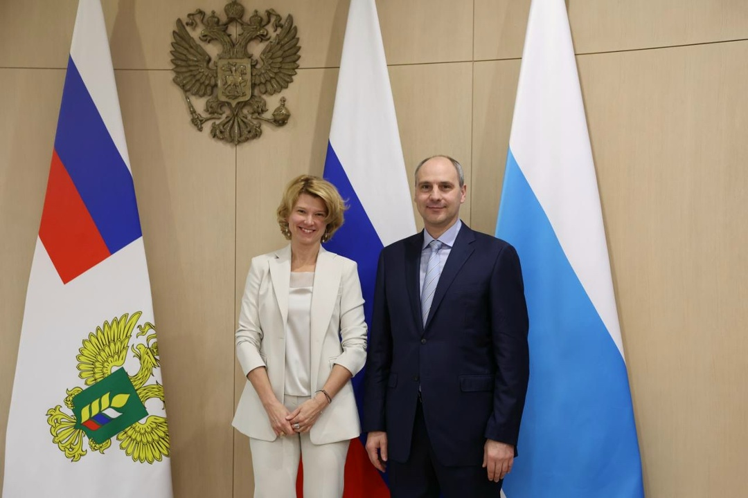 Оксана Лут и губернатор Свердовской области Денис Паслер обсудили результаты работы регионального АПК, поддержку отрасли и ключевые направления дальнейшего…