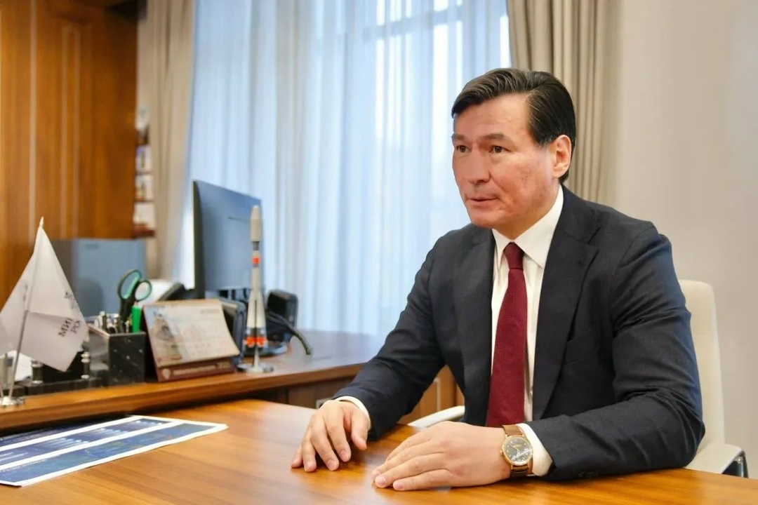 Глава Минстроя России Ирек Файзуллин провел рабочую встречу с Главой Республики Калмыкии Бату Хасиковым