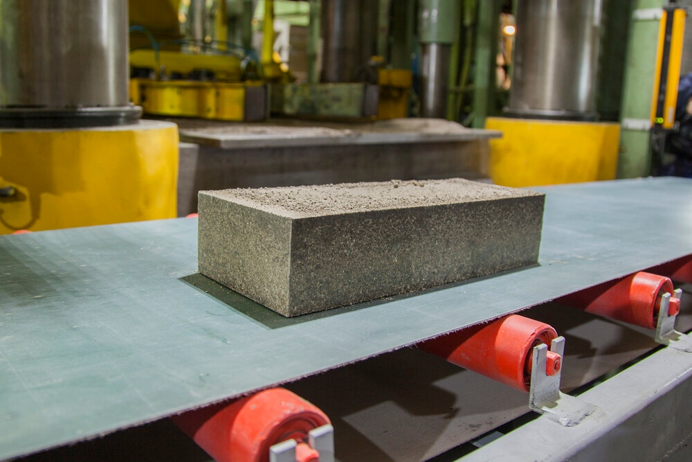 Противостоящие огню Цех шамотных изделий ООО «Огнеупор» (входит в Группу ММК) отмечает 60 лет со дня основания