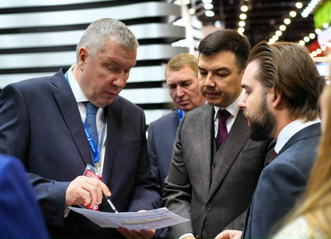 «МЕТАЛЛ-Экспо» – в разгаре. На стенде ММК – ажиотаж