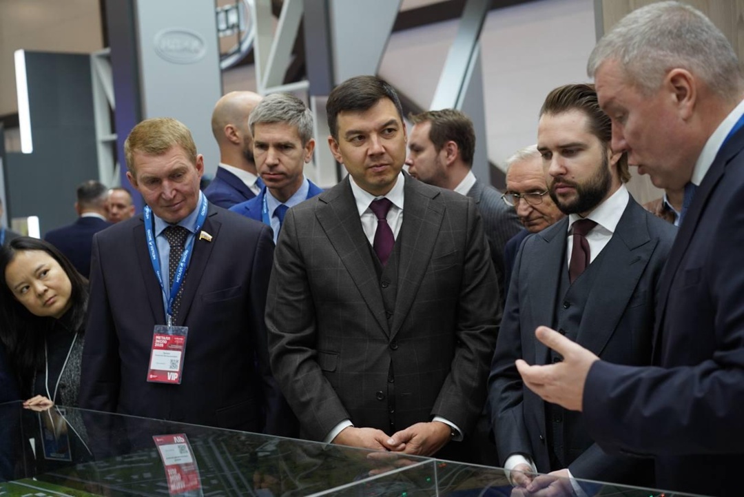 «МЕТАЛЛ-Экспо» – в разгаре. На стенде ММК – ажиотаж