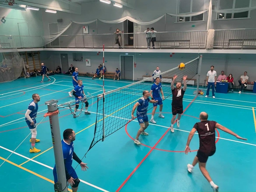 СЕРЕБРО ЗАВОЕВАЛИ ВОЛЕЙБОЛИСТЫ АМУРСКОГО ГПЗ В РЕГИОНАЛЬНОМ СОСТЯЗАНИИ С КОМАНДАМИ КРУПНЫХ ПРОМЫШЛЕННЫХ ПРЕДПРИЯТИЙ