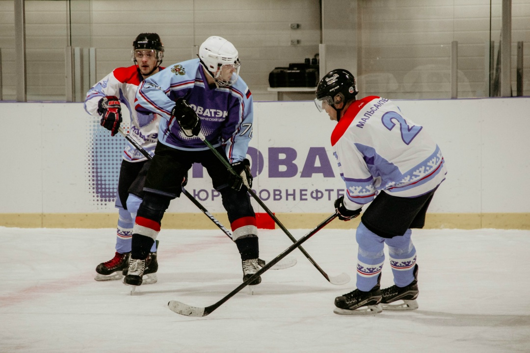 В Новом Уренгое прошел первый корпоративный хоккейный турнир среди группы компаний ПАО «НОВАТЭК»