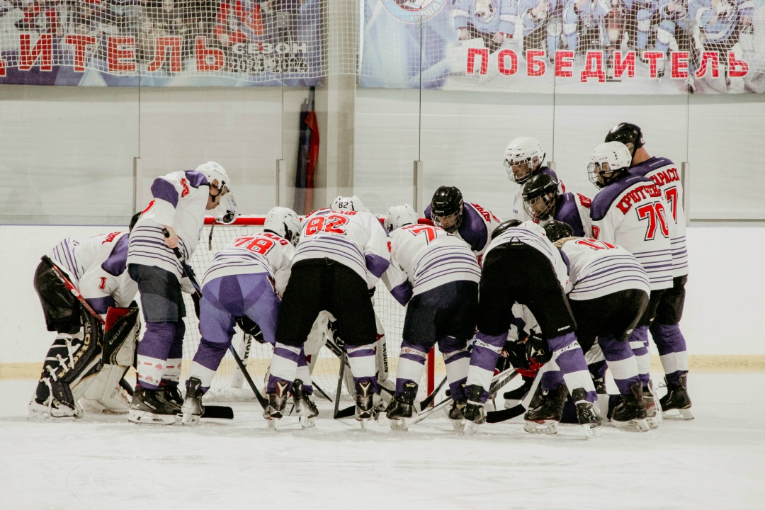 В Новом Уренгое прошел первый корпоративный хоккейный турнир среди группы компаний ПАО «НОВАТЭК»