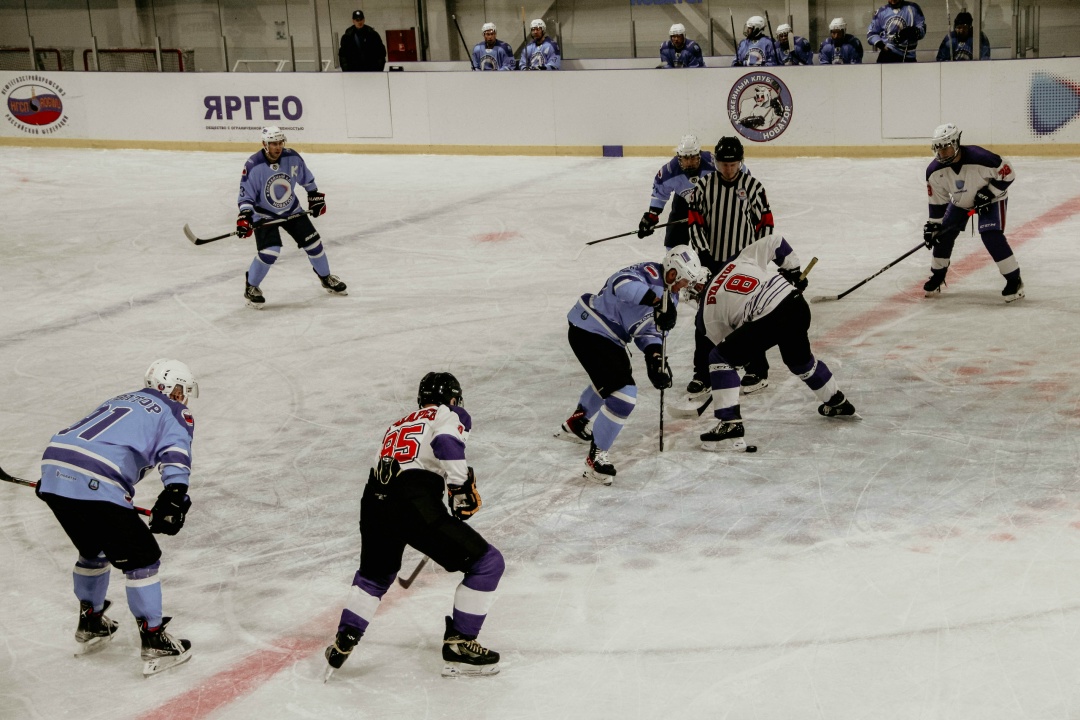 В Новом Уренгое прошел первый корпоративный хоккейный турнир среди группы компаний ПАО «НОВАТЭК»