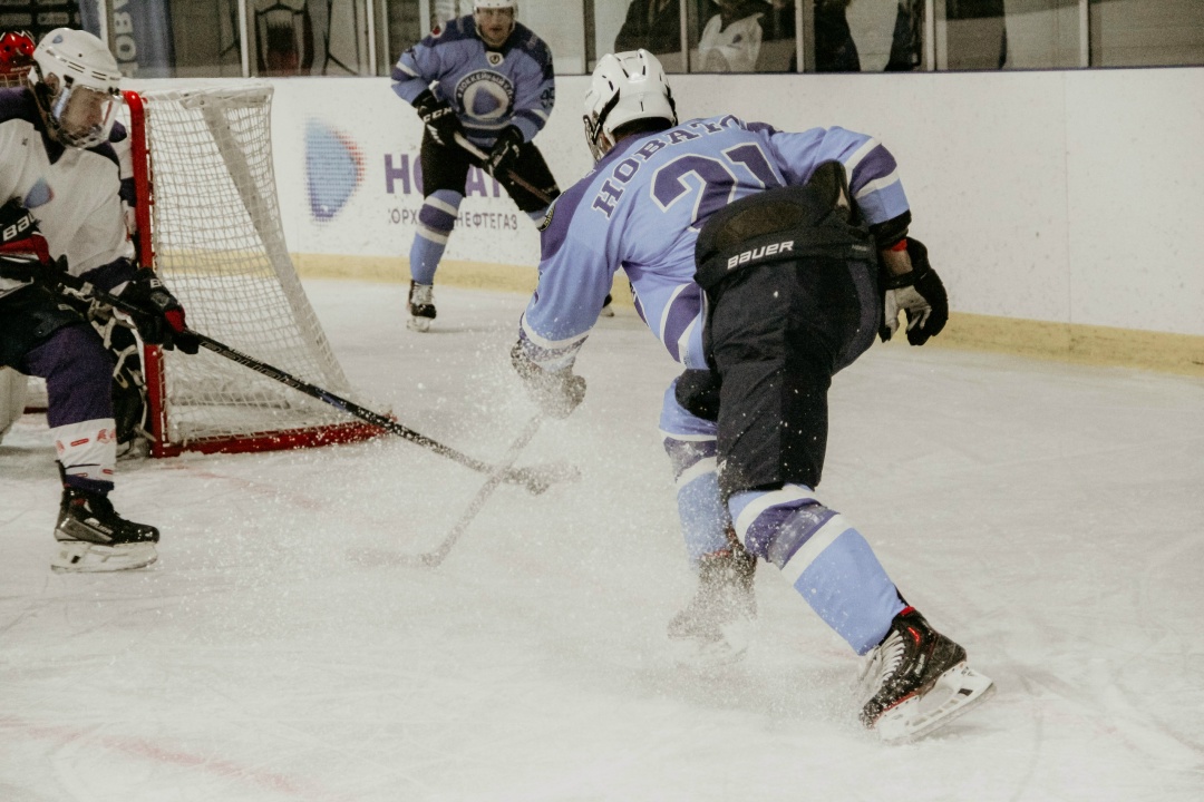 В Новом Уренгое прошел первый корпоративный хоккейный турнир среди группы компаний ПАО «НОВАТЭК»