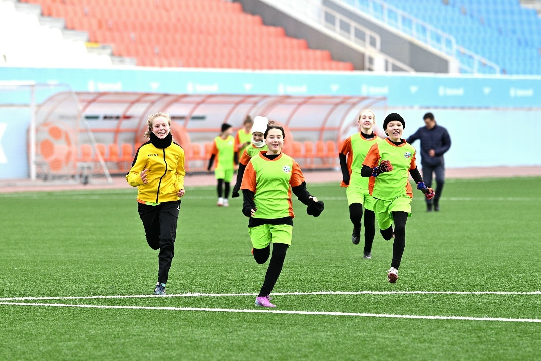 «НОВАТЭК-Челябинск» организовал футбольный мастер-класс