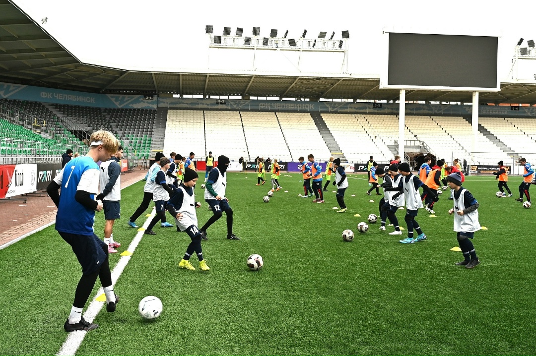 «НОВАТЭК-Челябинск» организовал футбольный мастер-класс