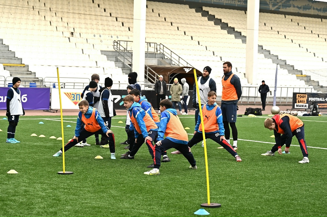 «НОВАТЭК-Челябинск» организовал футбольный мастер-класс