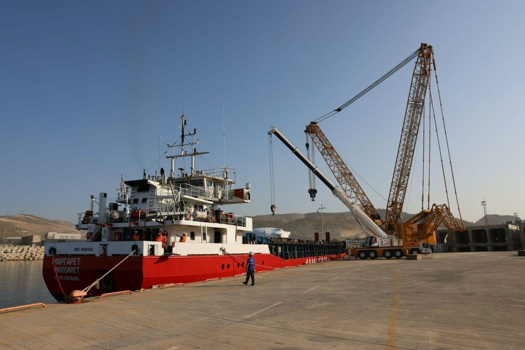 На стройплощадку АЭС «Аккую» доставлен корпус реактора для энергоблока № 4. Оборудование изготовлено на заводе «Атоммаш» в Волгодонске Ростовской области