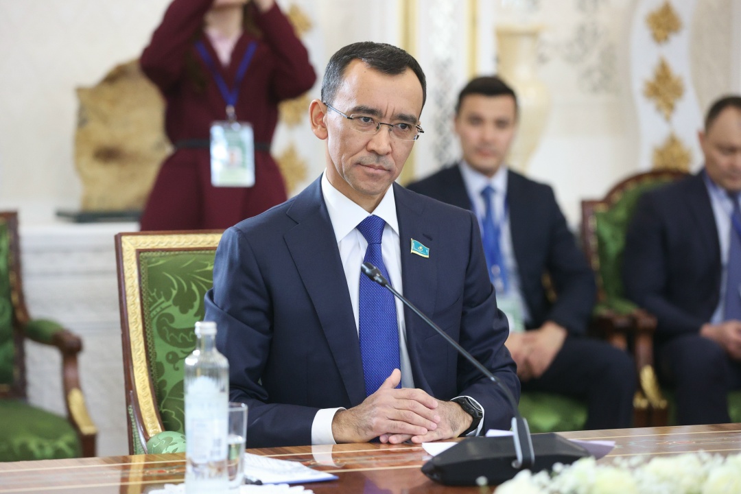 Председатель Совета Федерации Валентина Матвиенко и Председатель Сената Парламента Республики Казахстан Маулен Ашимбаев провели встречу «на полях» осенней…