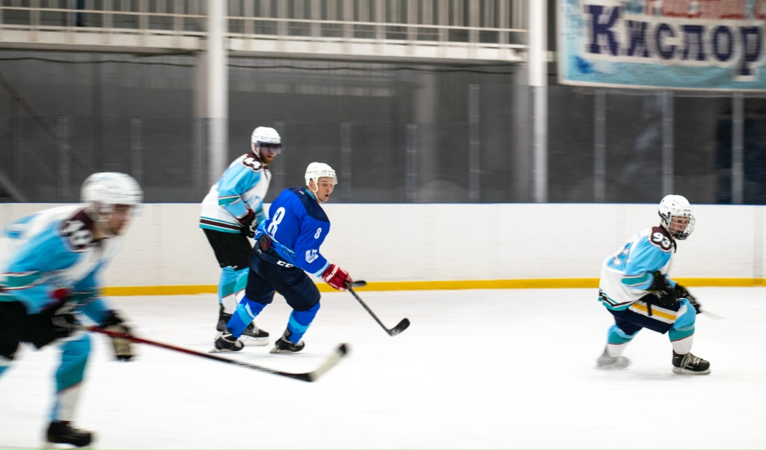 БОЛЕЕМ ЗА «ГЕЛИЙ» - В СВОБОДНОМ ОТКРЫТ ХОККЕЙНЫЙ СЕЗОН