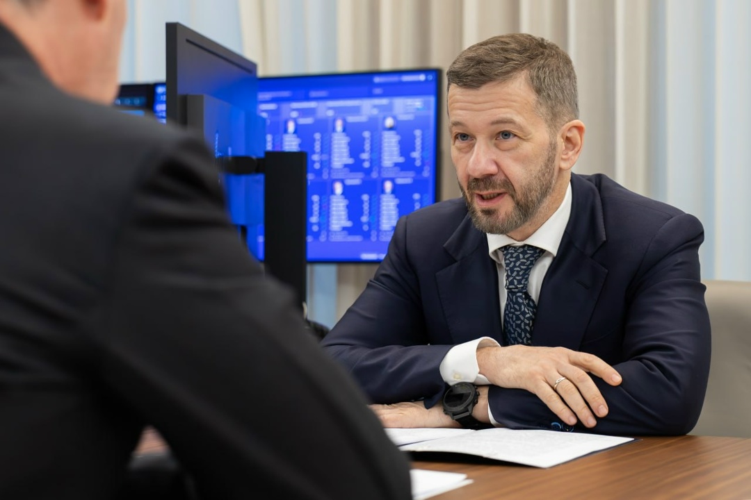 Дмитрий Патрушев и губернатор Чукотского автономного округа Владислав Кузнецов обсудили вопросы сельского хозяйства и экологии региона.