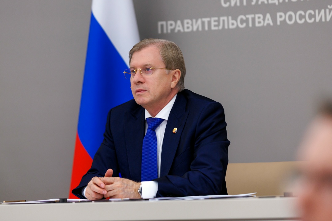 Виталий Савельев провел заседание правкомиссии для координации работ по ликвидации последствий ЧС, вызванной крушением танкеров в Керченском проливе.