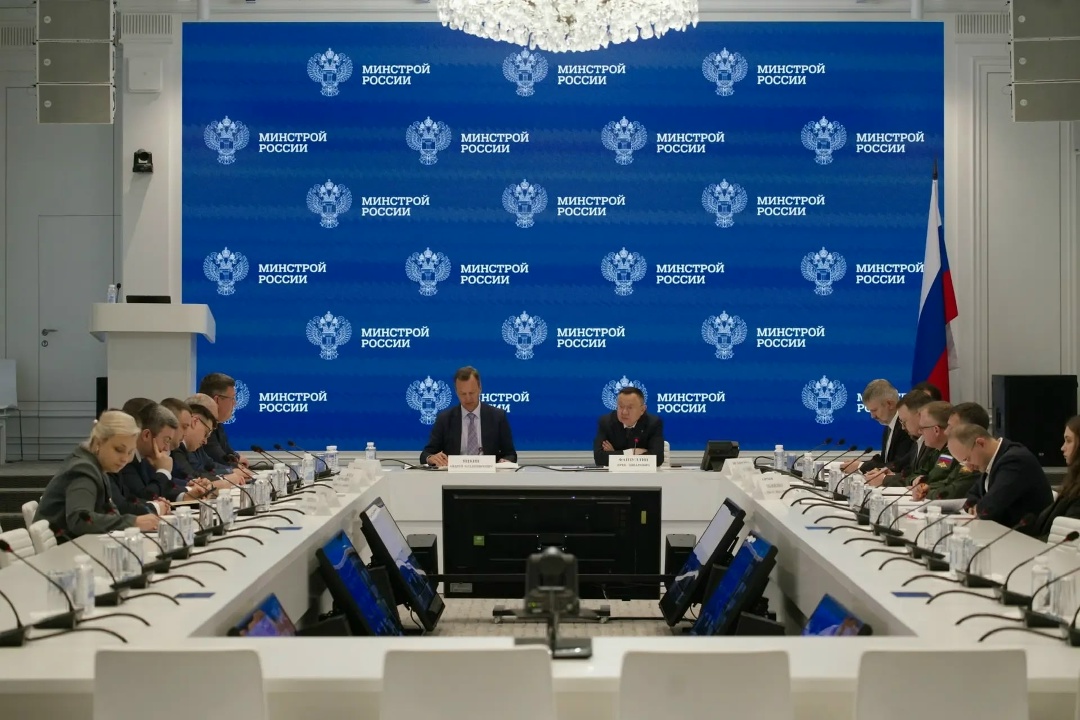 Глава Минстроя России Ирек Файзуллин провел совещание по вопросам водоснабжения Донецкой Народной Республики и развития водовода «Река Дон – канал Северский…