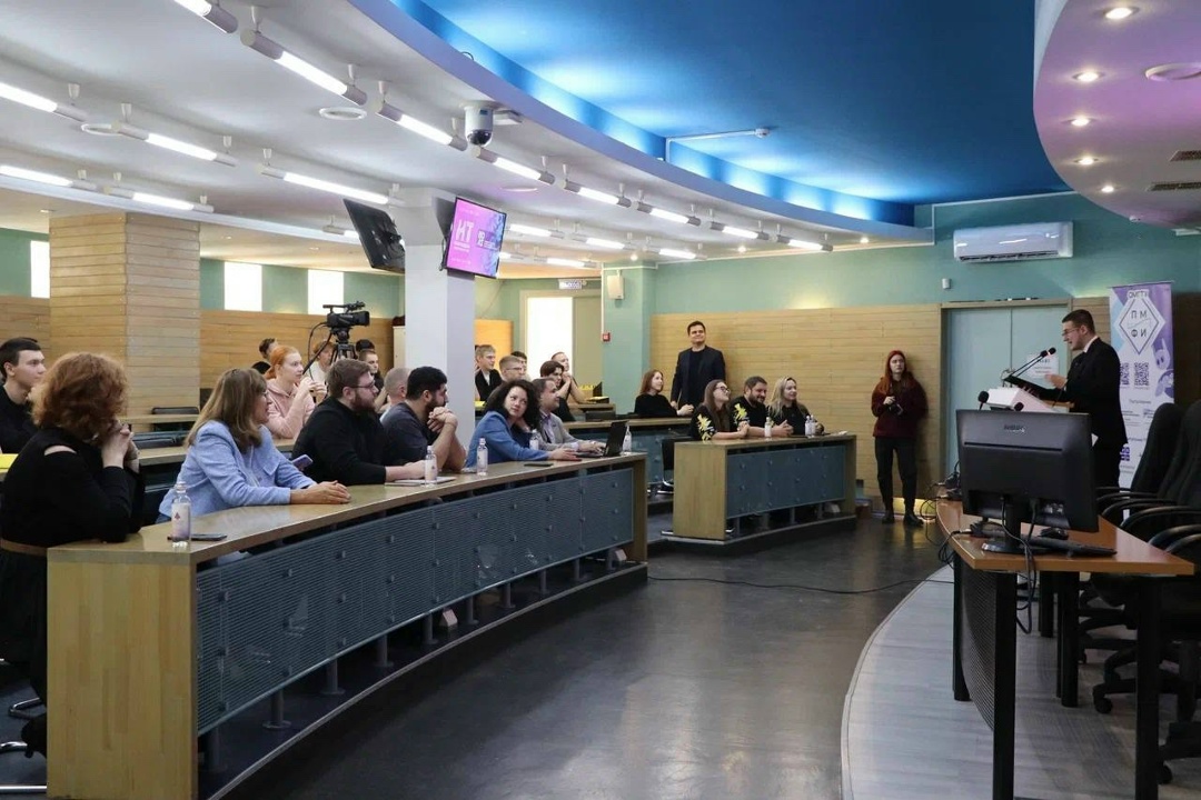 Применить технологии искусственного интеллекта на Авроре для определения свежести фруктов — над такой задачей предстоит потрудиться участникам ИТ-чемпионата в…