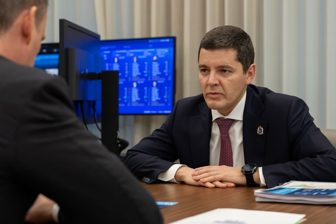 Дмитрий Патрушев и губернатор Ямало-Ненецкого автономного округа Дмитрий Артюхов обсудили сельское хозяйство и экологию региона.