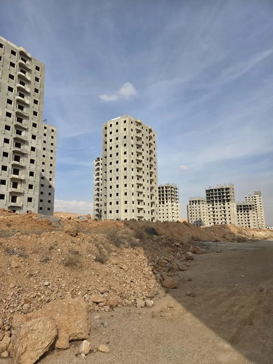 Делегация Постоянной Российско-Сирийской комиссии по торгово-экономическому и научно-техническому сотрудничеству, возглавляемая Главой Минстроя России Иреком…