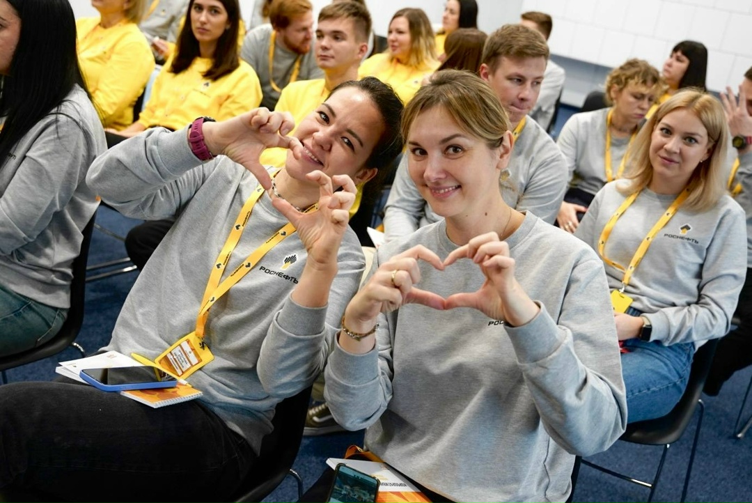 Слёт волонтёров «Роснефти» На берегу Ладожского озера прошёл корпоративный слёт волонтёров «Роснефти» — живой, энергичный и по-настоящему объединяющий