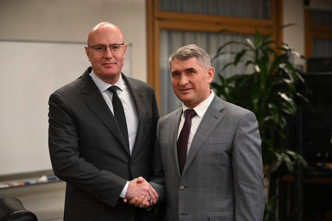 Дмитрий Чернышенко провел рабочую встречу с главой Чувашской Республики Олегом Николаевым.