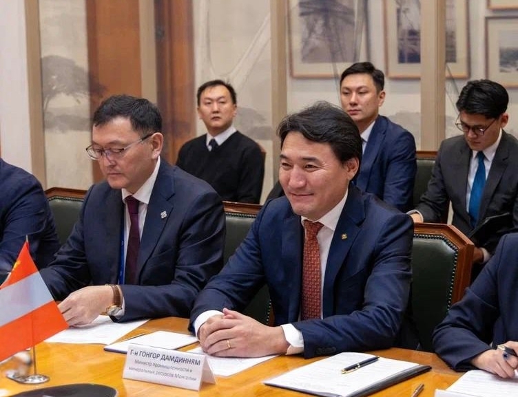 Сергей Цивилев провел рабочую встречу с Министром промышленности и минеральных ресурсов Монголии Гонгорыном Дамдиннямом