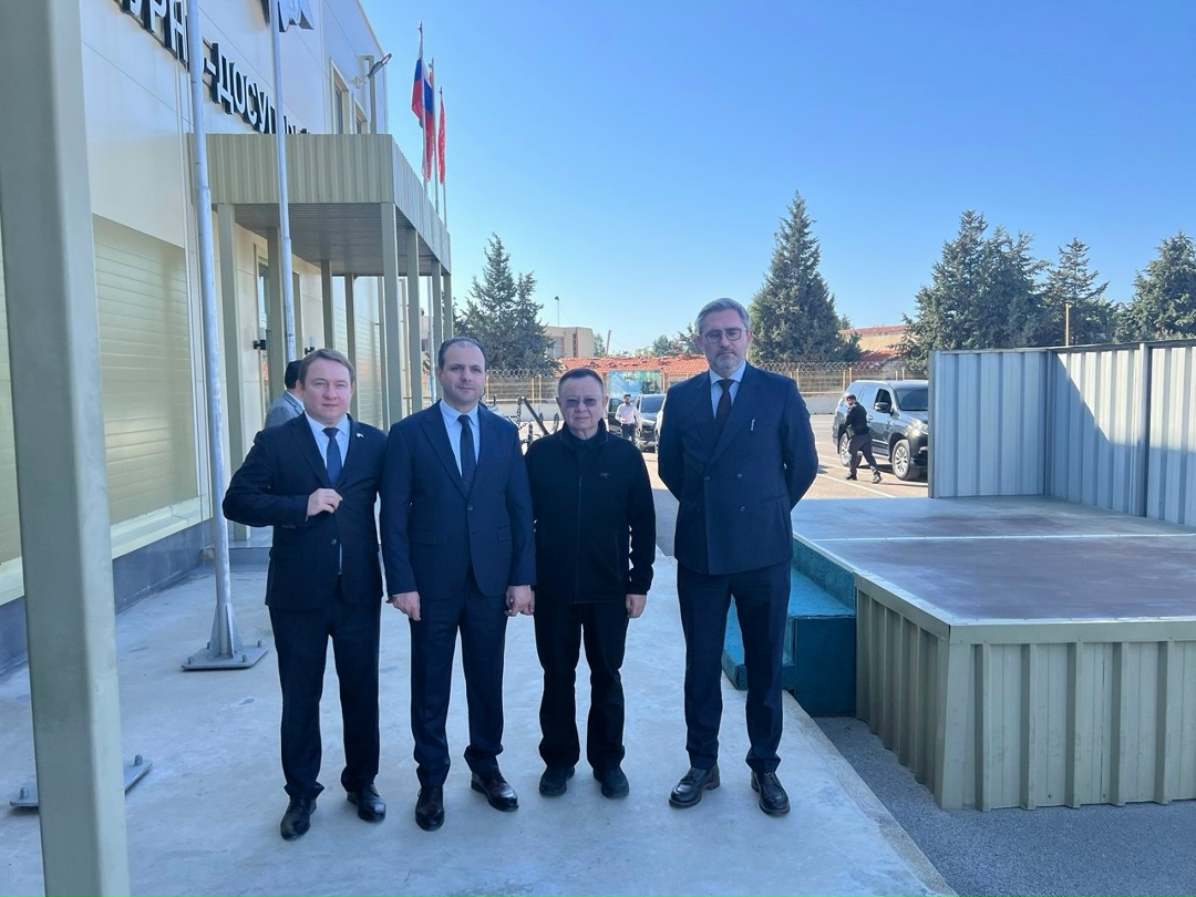 Сопредседатели Постоянной Российско-Сирийской комиссии по торгово-экономическому и научно-техническому сотрудничеству Ирек Файзуллин и Махер Шараа осмотрели…