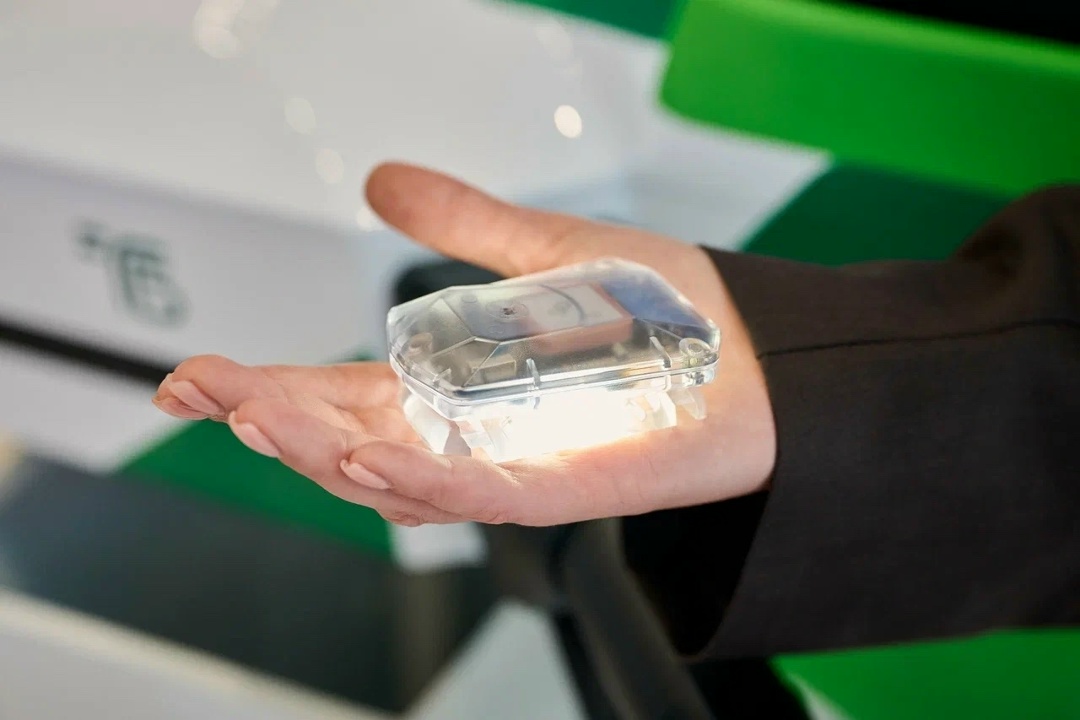 АО «ГЛОНАСС» разработало новое устройство удалённой идентификации гражданских беспилотных воздушных судов: расширен функционал трекера — к онлайн-мониторингу…