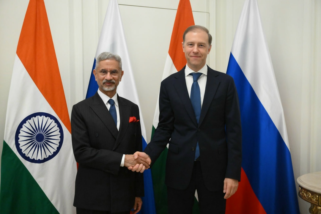 Денис Мантуров встретился с министром иностранных дел Индии Субраманьямом Джайшанкаром.