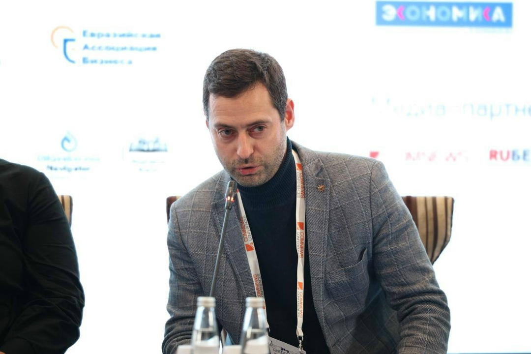 На уровне отрасли всё упирается в стандарты: Василий Чуранов выступил на Цифропроме 2025