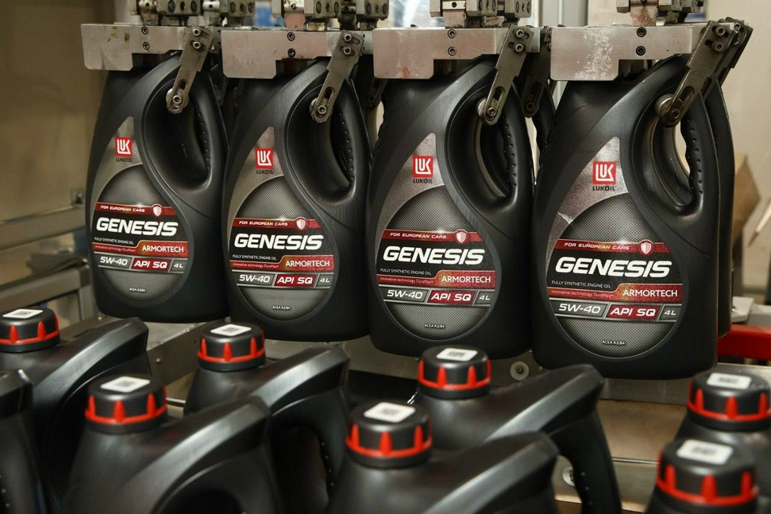 ЛУКОЙЛ — лучший отечественный бренд моторных масел*