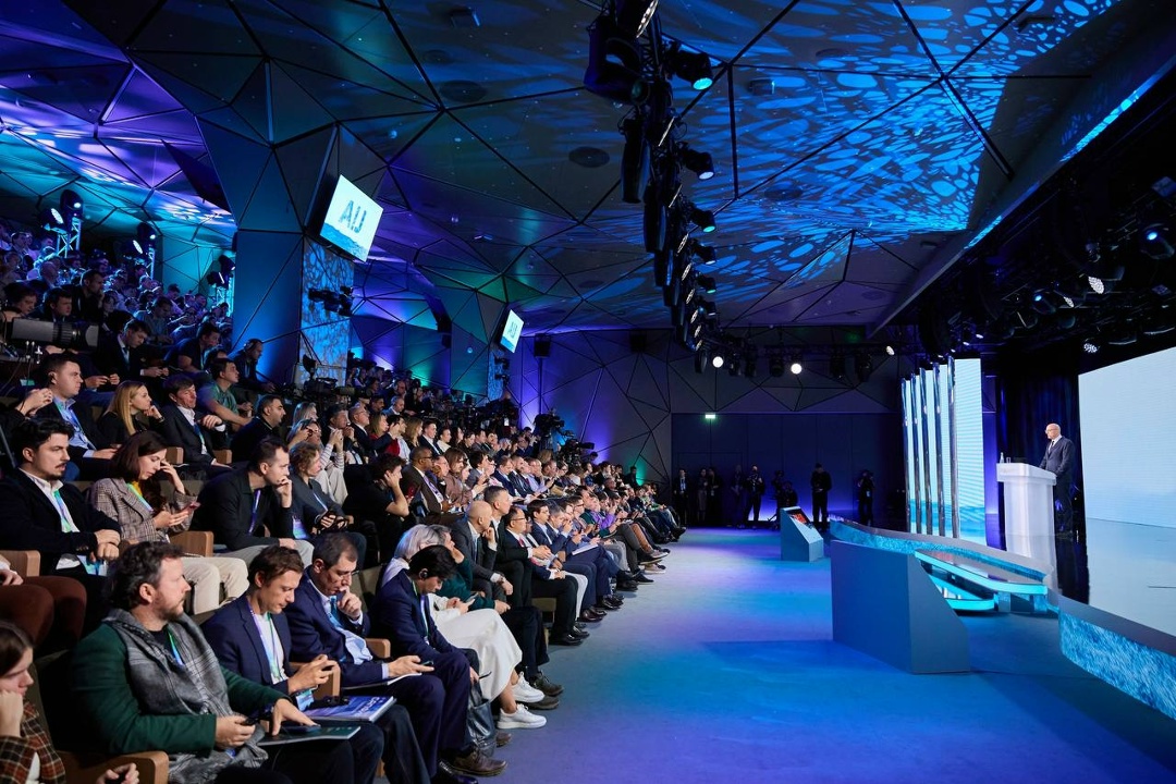 Дмитрий Чернышенко с учеными представили прогноз для фундаментальной ИИ-науки.