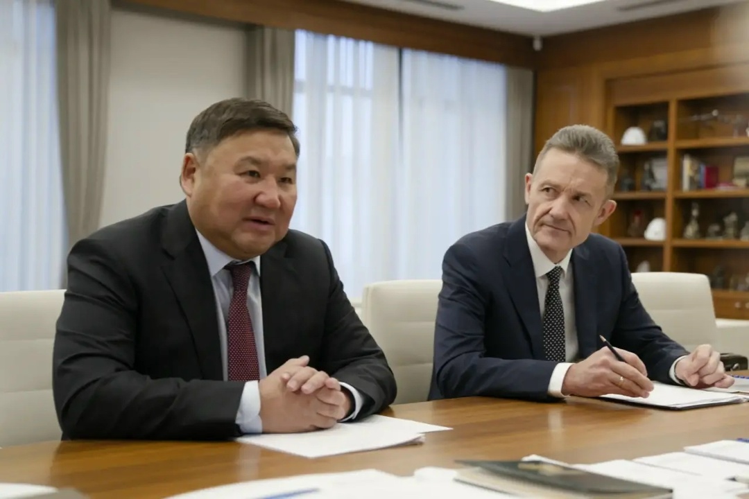 Министр строительства и ЖКХ РФ Ирек Файзуллин провел рабочую встречу с Главой Республики Тыва Владиславом Ховалыгом