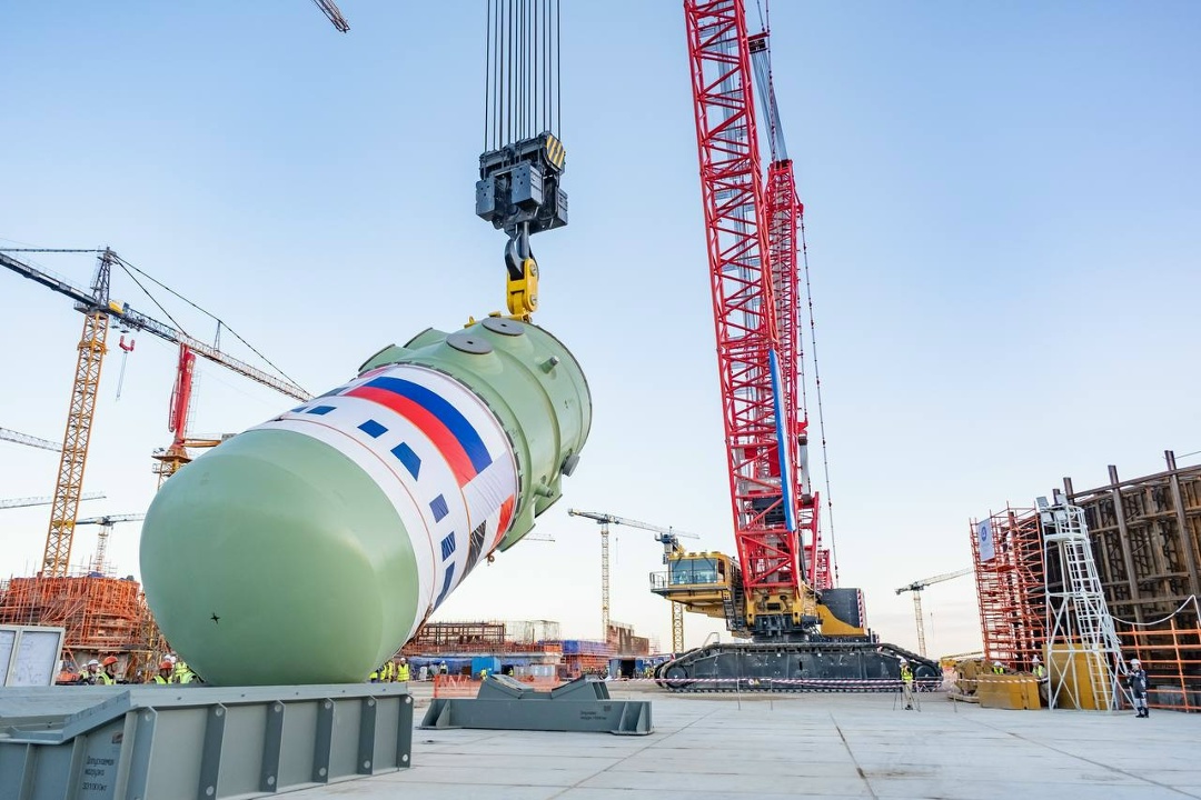 На энергоблоке №1 египетской АЭС «Эль-Дабаа» был установлен в проектное положение корпус реактора