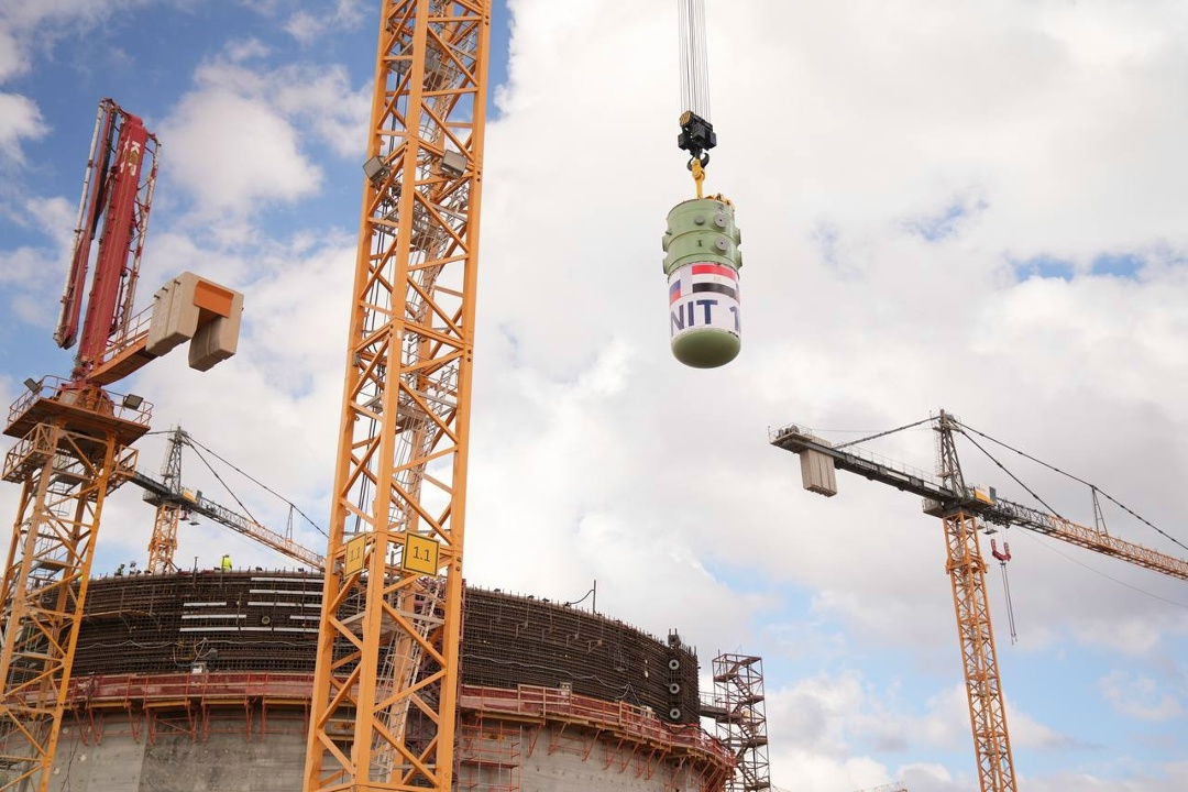 На энергоблоке №1 египетской АЭС «Эль-Дабаа» был установлен в проектное положение корпус реактора