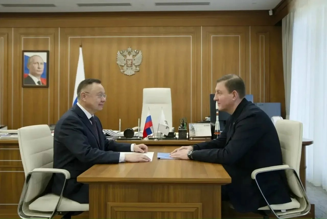 Министр строительства и ЖКХ РФ Ирек Файзуллин провел рабочую встречу с Главой Республики Алтай Андреем Турчаком